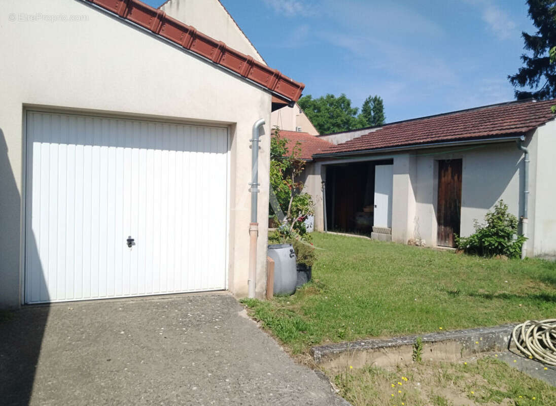 Maison 164 m² à Meaux  - photo 2