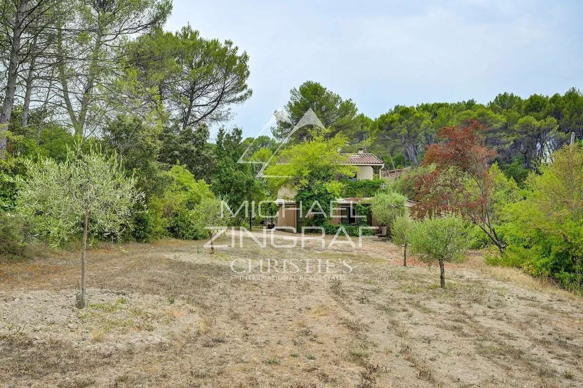 A 14 km d'Aix en Provence, maison familiale avec deux logements, oliveraie - photo 10