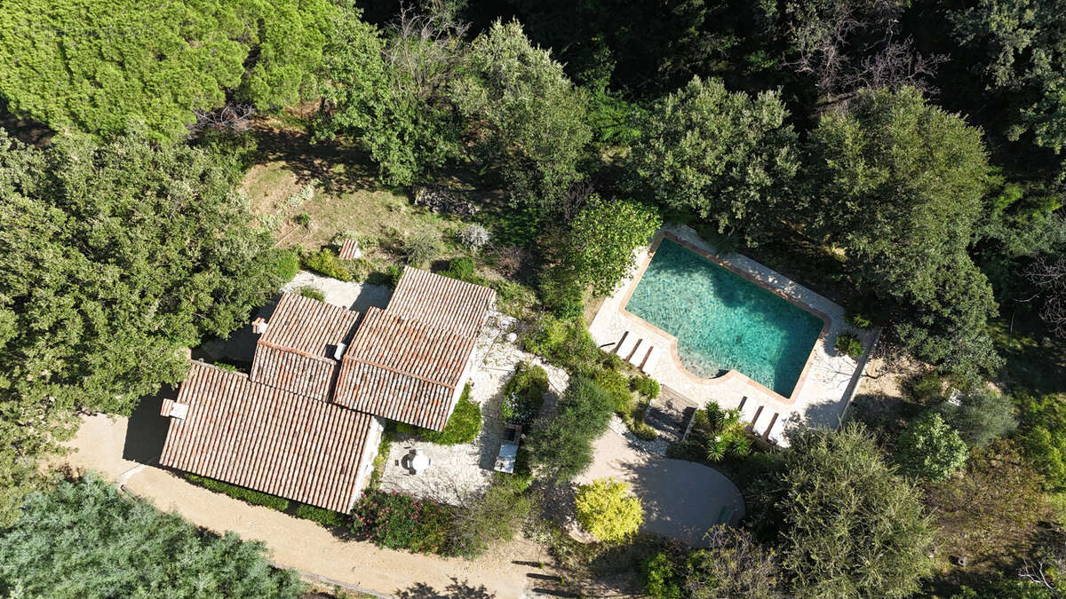 Maison à LA GARDE-FREINET