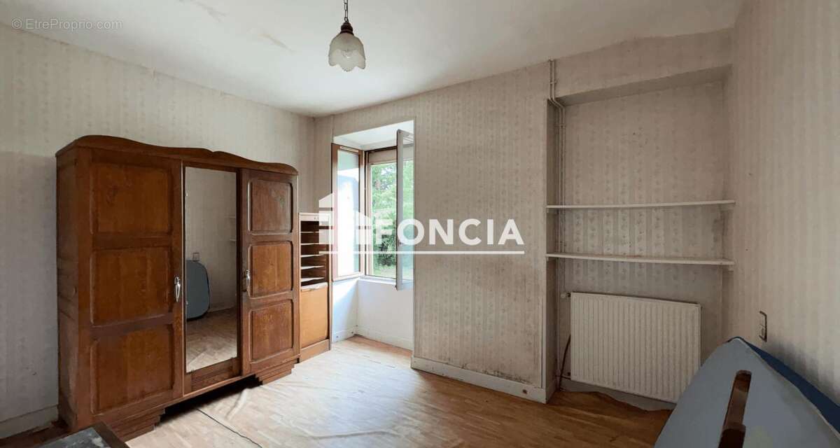 Maison à JUILLE