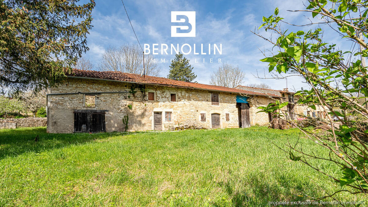 Maison à VAL-D'EPY