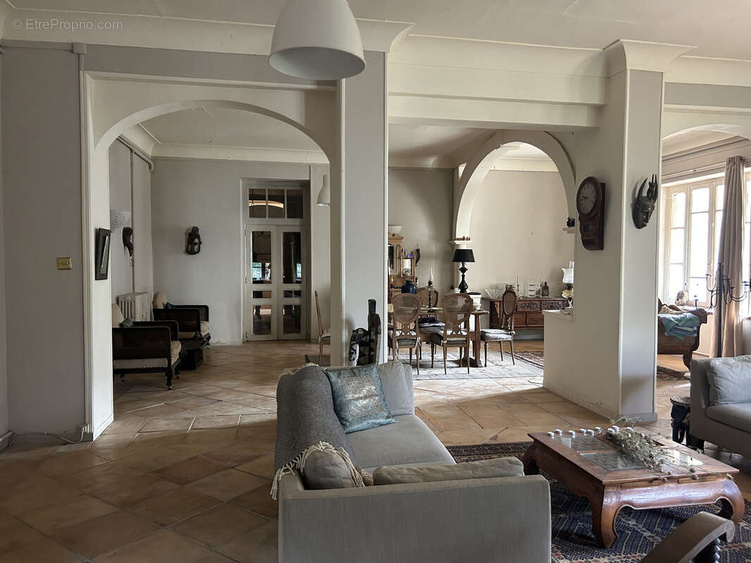 Maison atypique avec piscine sur 2600 m2 de terrain - photo 10