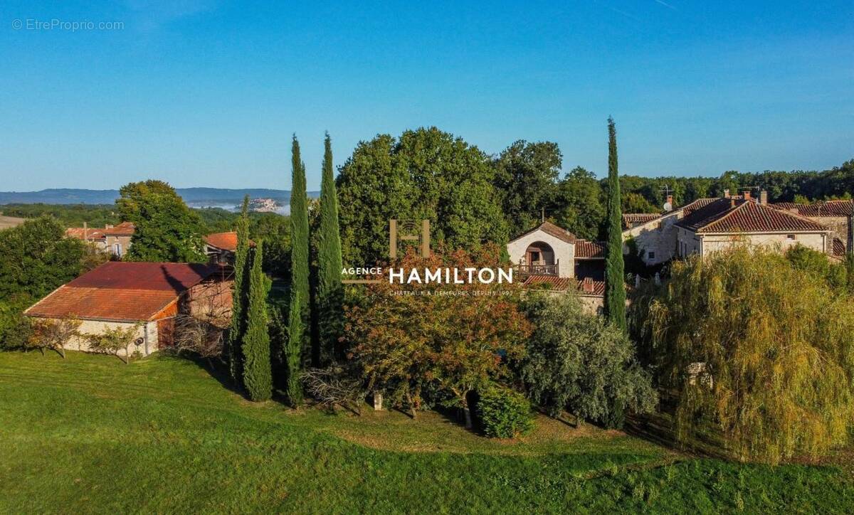 Maison à LIVERS-CAZELLES