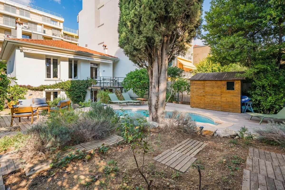 Cannes - villa belle epoque renovee - calme et proximite centre - photo 25