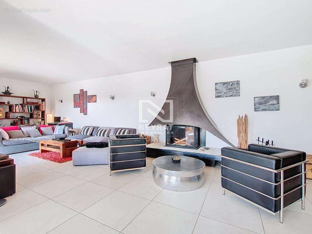 Maison à MONTAUROUX