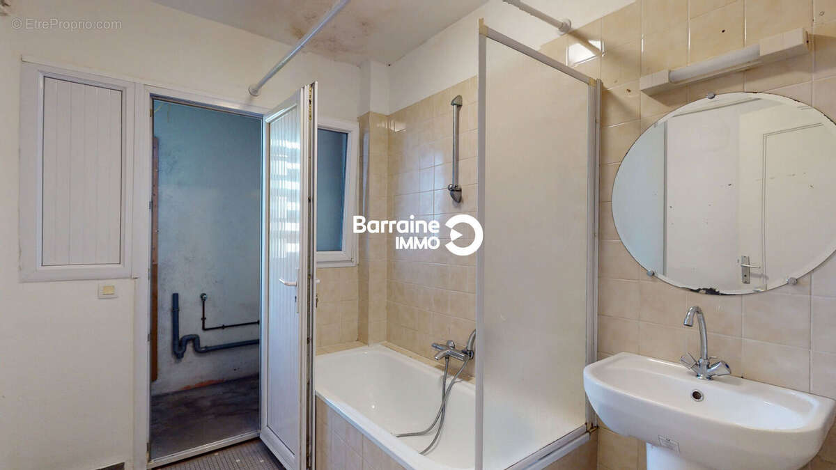 Barraine Immo - A VENDRE - PZ00LM2-TH : Appartement T6 centre-ville de Brest 133m² - photo 12