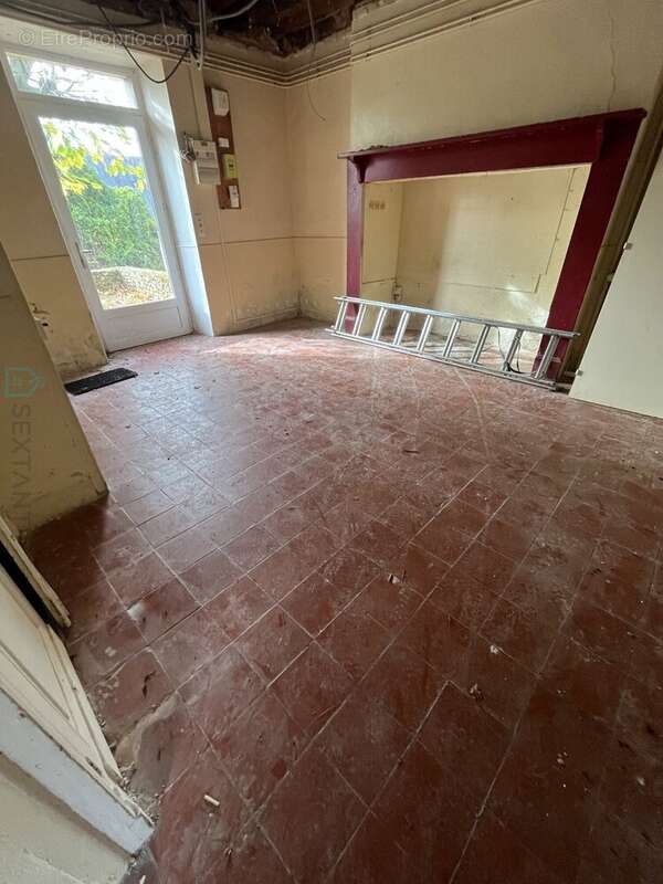 Maison à LES EYZIES-DE-TAYAC-SIREUIL