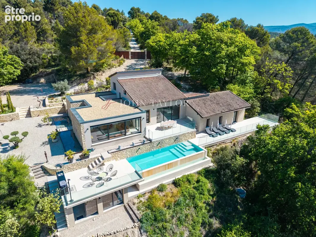 A vendre - Propriété de prestige au cœur de la nature près de Malemort-du-Comtat en Provence - photo 4