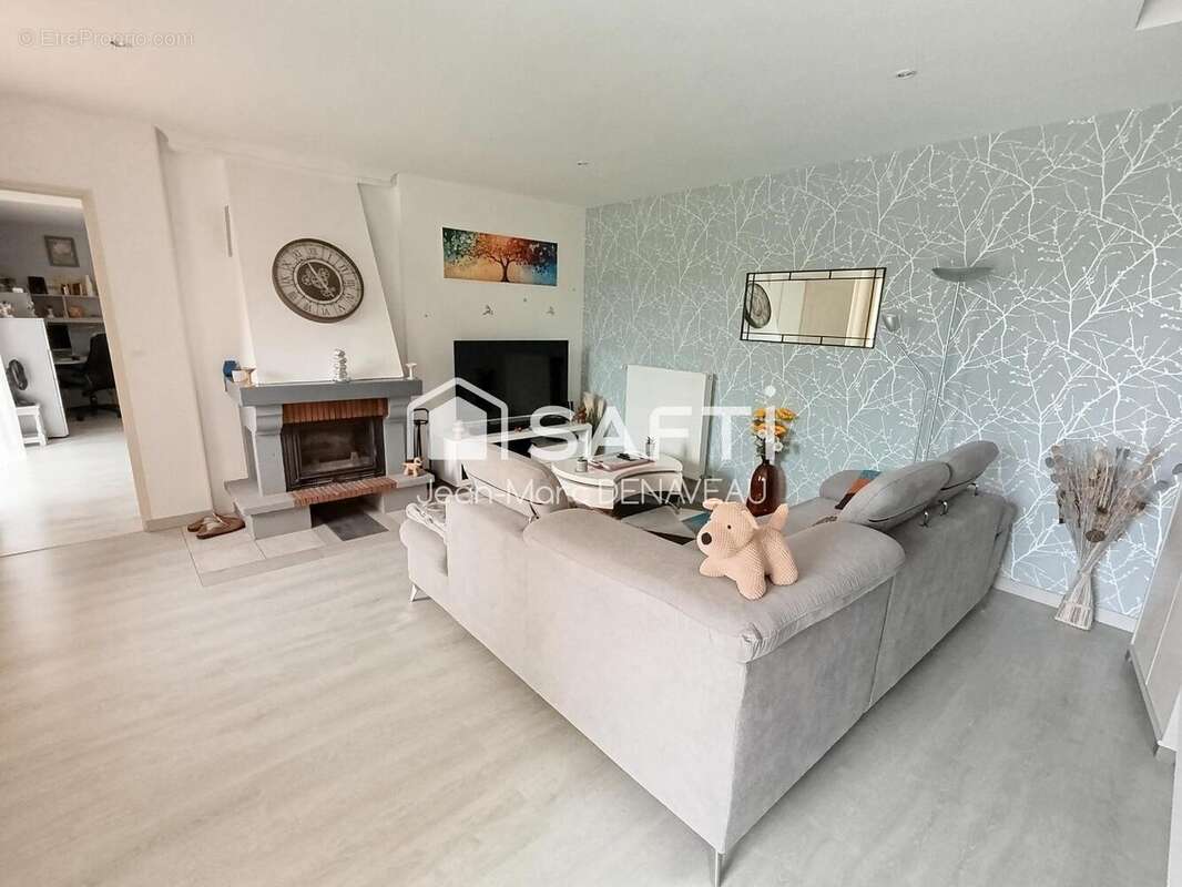 Maison 220 m² à Ceaux-En-Loudun  - photo 4