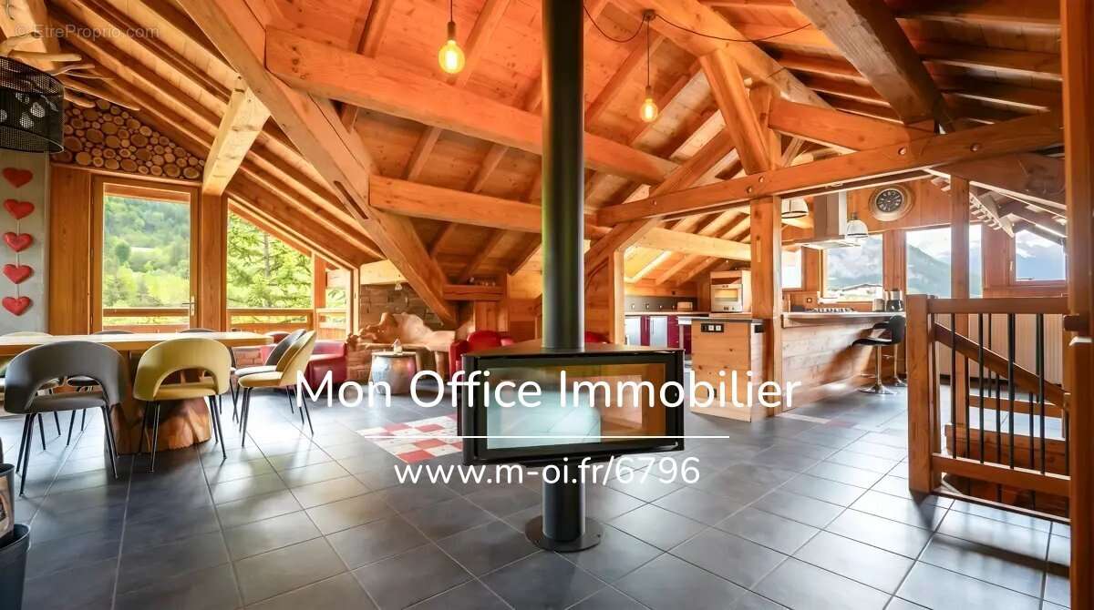 Référence : 6796-MBE. - Chalet Haut de Gamme de 350m² avec piscine et garage XXL - photo 4