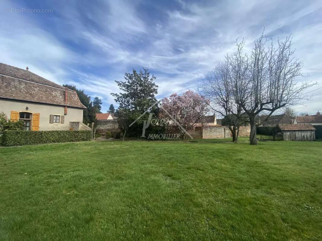 Maison à PIERREFITTE-SUR-LOIRE