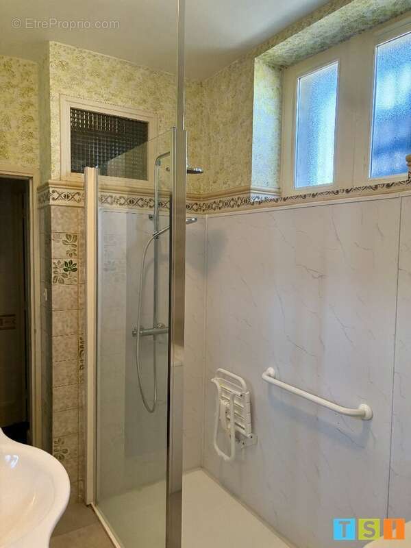 Labarthe--rivière : Ensemble immobilier avec piscine, parc clos de 2 170 m², maison familiale, 2 appartements - photo 8