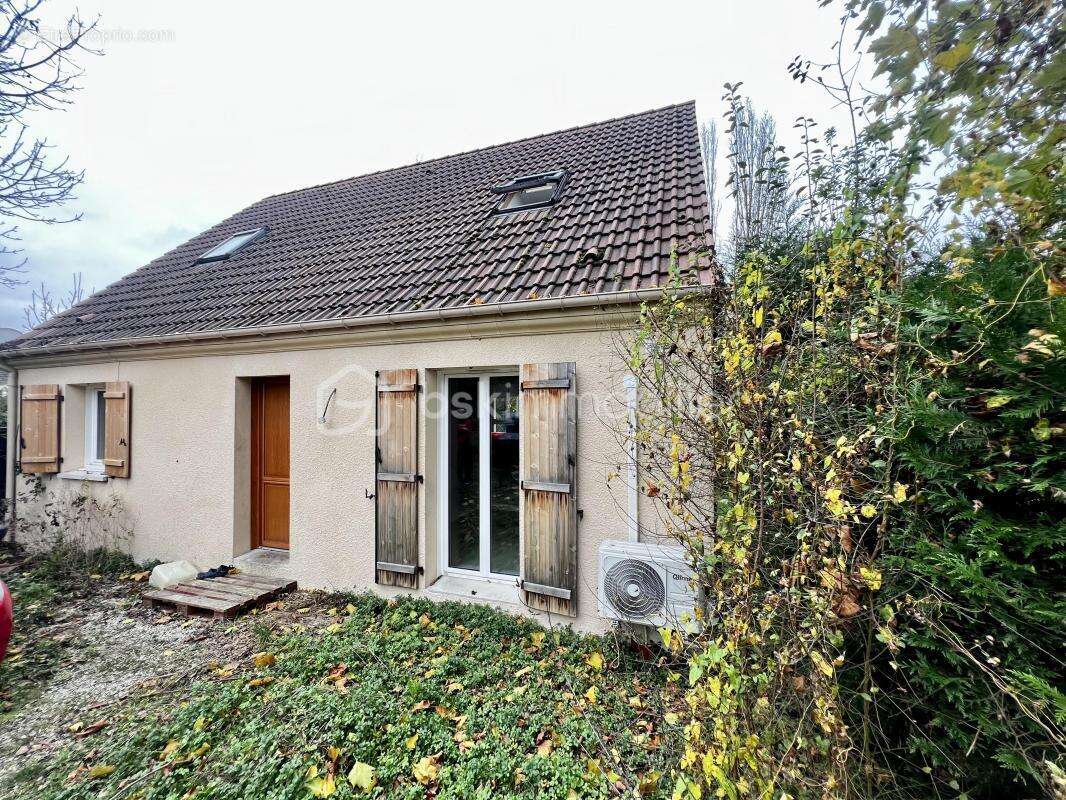Maison familiale sur Coulommiers même : De très beau volumes Un bien rare sur ce prix là avec Beaucoup de potentiel !! - photo 19