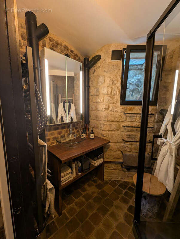 Appartement à PARIS-14E