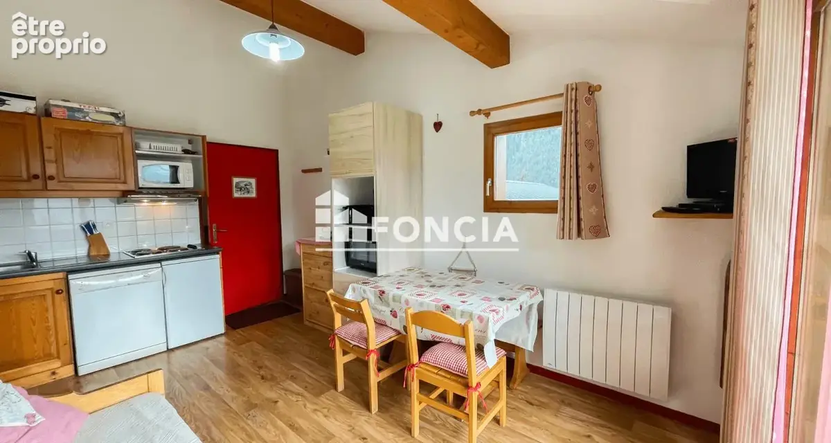 VALFREJUS – Appartement lumineux avec vue panoramique sur les massifs -À deux pas des pistes, ce charmant appartement de 25 m² v - photo 3