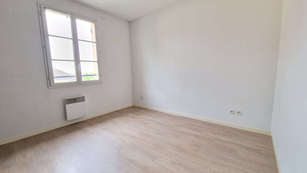 Appartement à LOUVRES