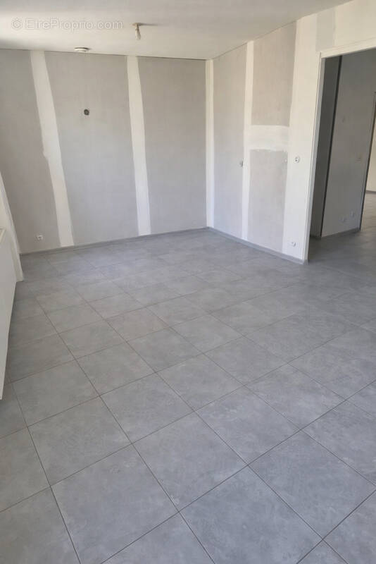 Appartement à LES MEES