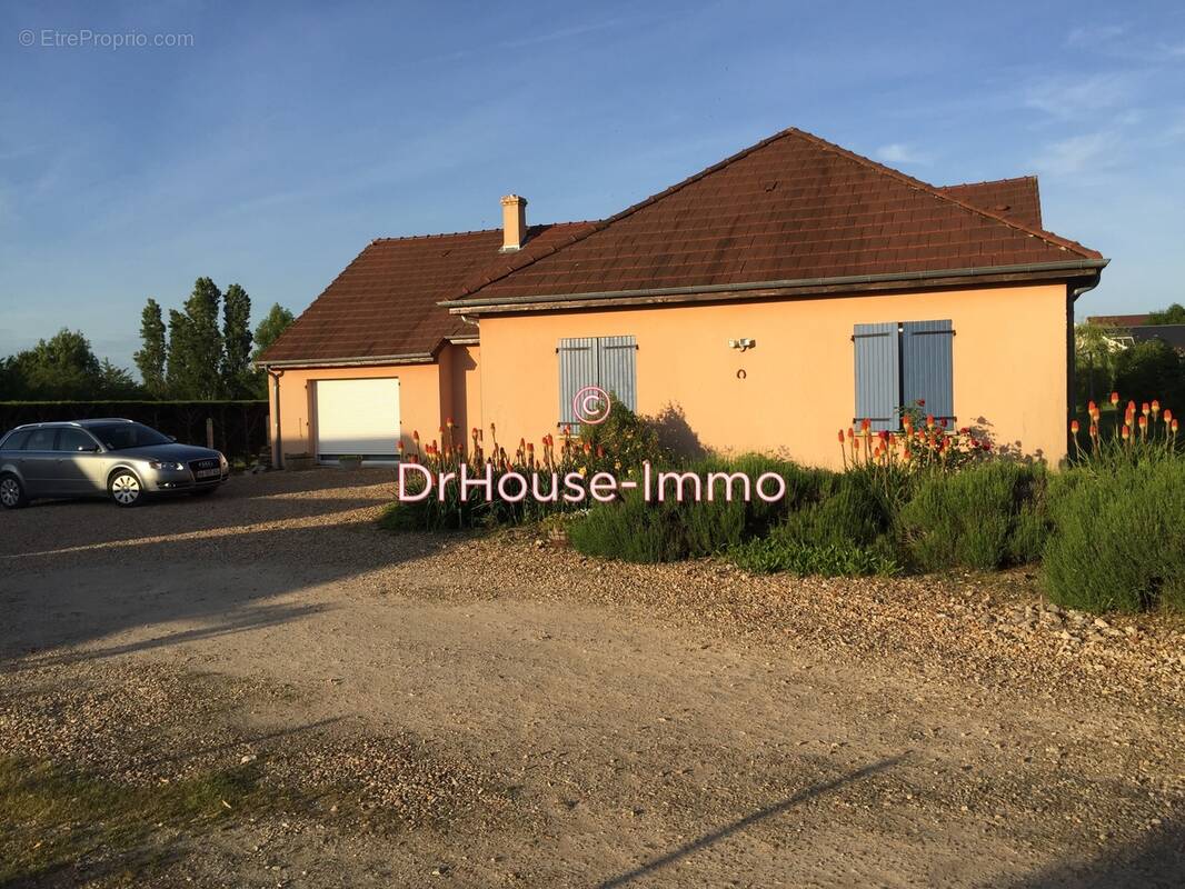 Maison à SAINT-DOULCHARD