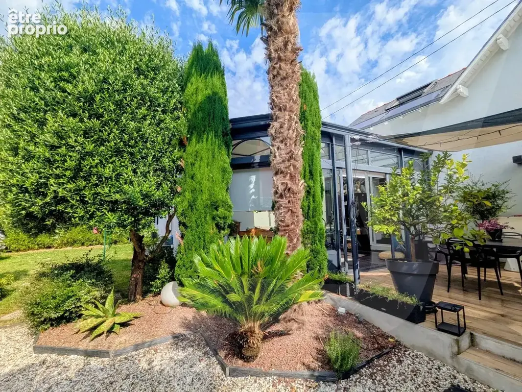 Maison de charme climatisée – 182 m² au sol  – 4 chambres + 1 Bureau – Jardin plein sud - photo 9