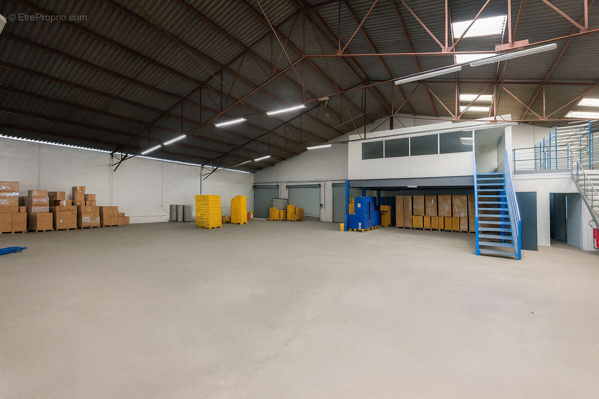 Commerce à SAINTE-EULALIE