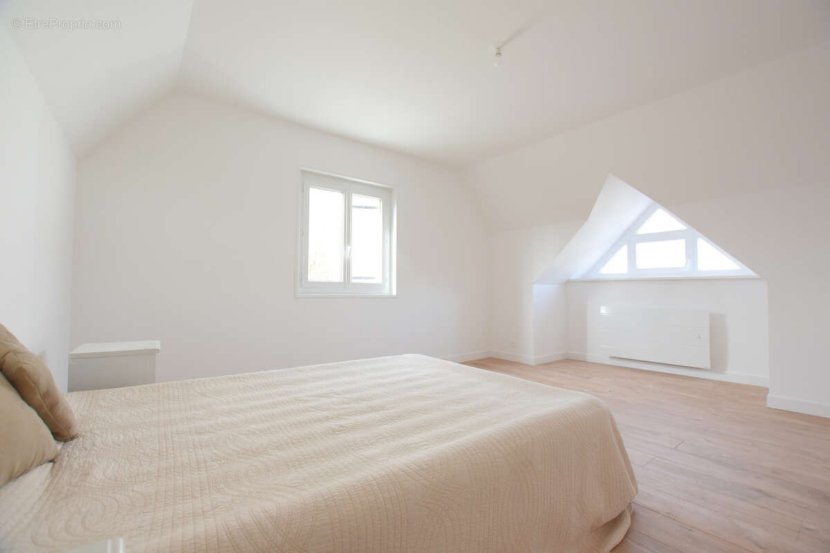 Maison à LES ESSARTS-LE-ROI