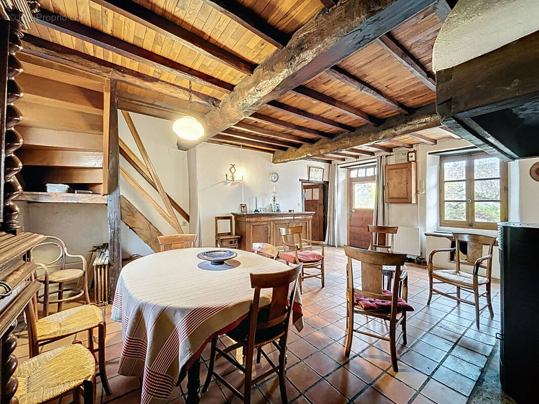 Maison à FAVERGES-DE-LA-TOUR