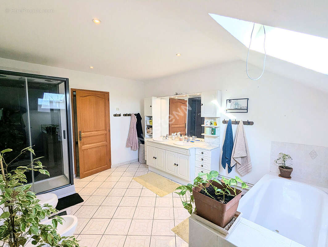 Maison à SAINT-ERME-OUTRE-ET-RAMECOURT