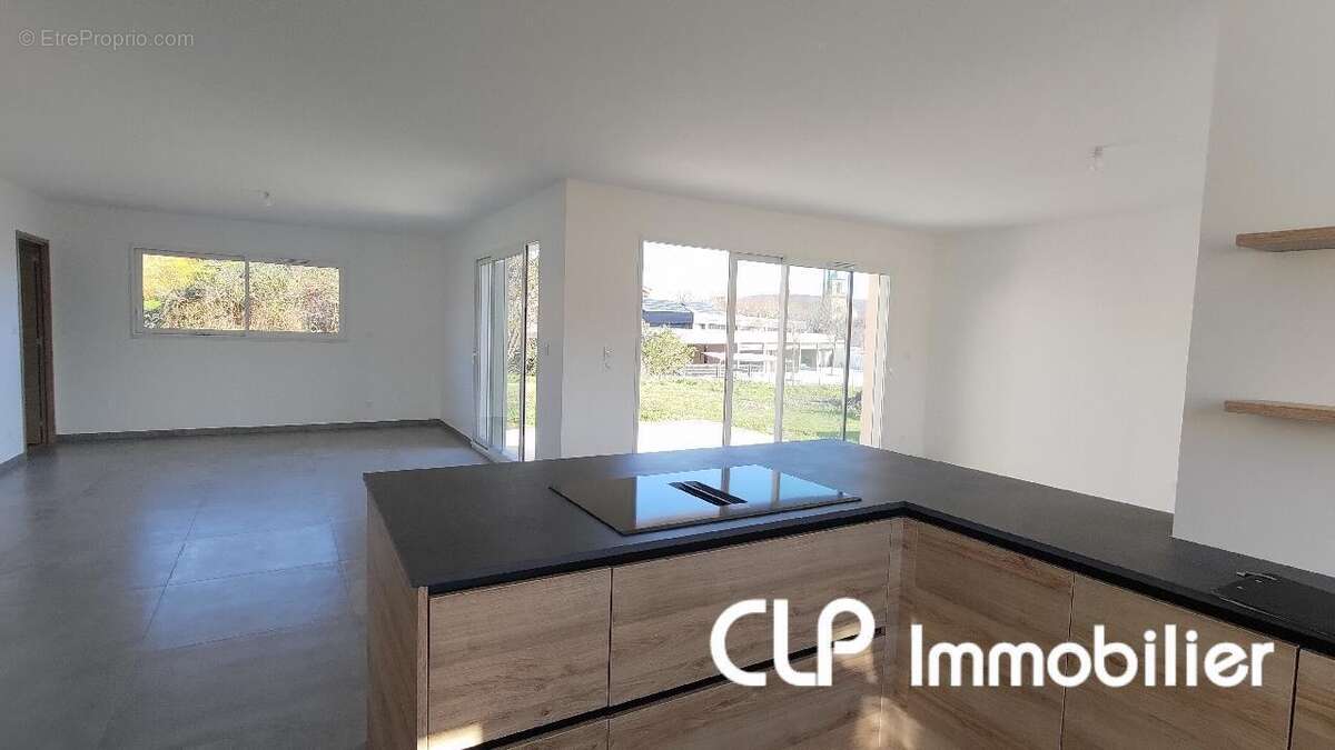 Maison 150 m² à Donzere  - photo 7