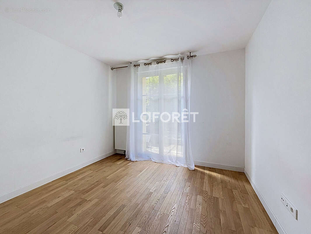 Appartement à LE PLESSIS-ROBINSON