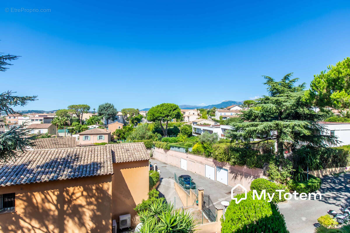 Appartement à SAINT-LAURENT-DU-VAR