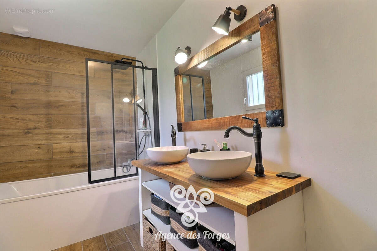 Maison à LA BOISSIERE-DU-DORE