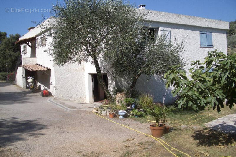 Maison moderne de 220 m2 au calme, piscine. - photo 6
