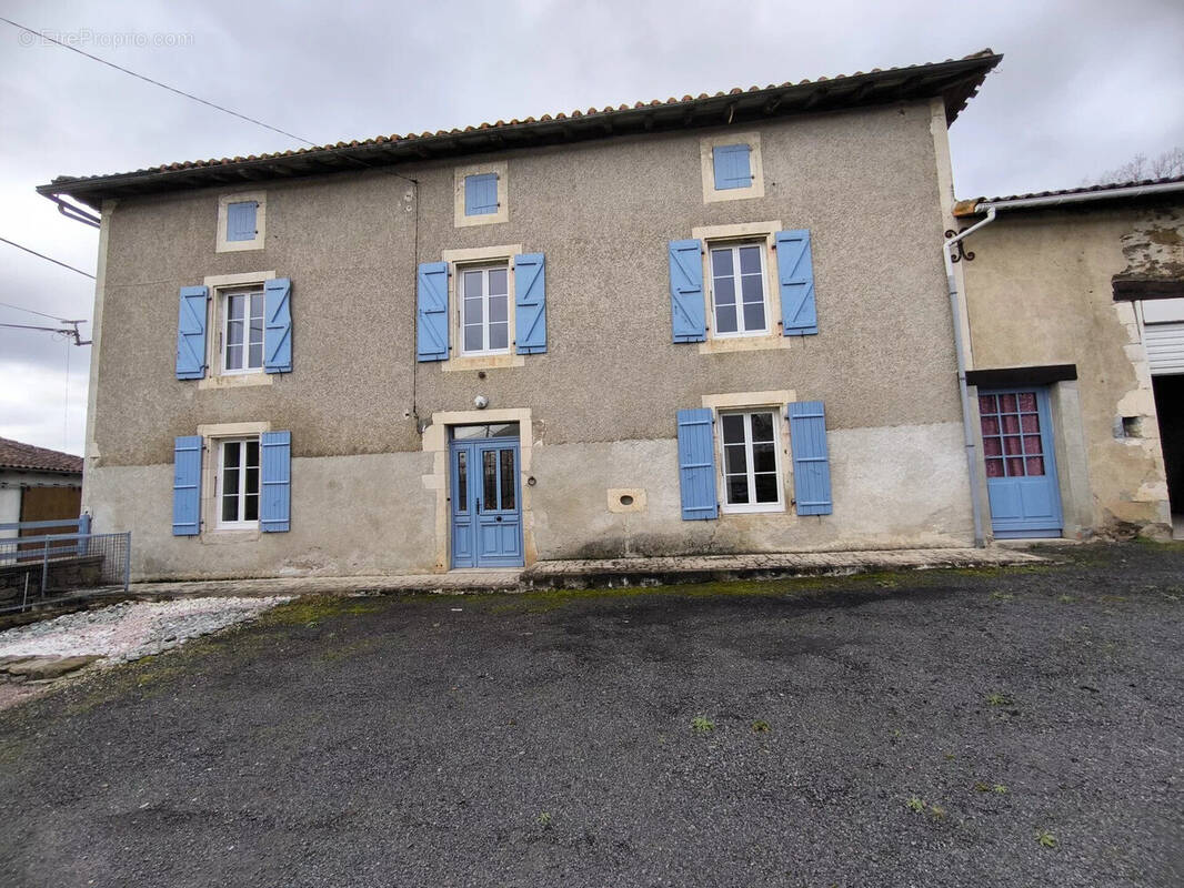 Maison à ROUMAZIERES-LOUBERT