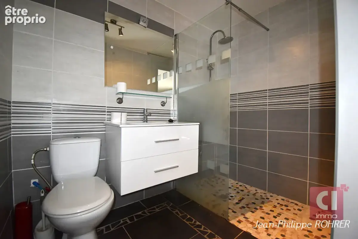 Sainte-anastasie-sur-issole propriété avec 2 dépendances, piscine et garage de 65 m² ? multiples possibilités - photo 15