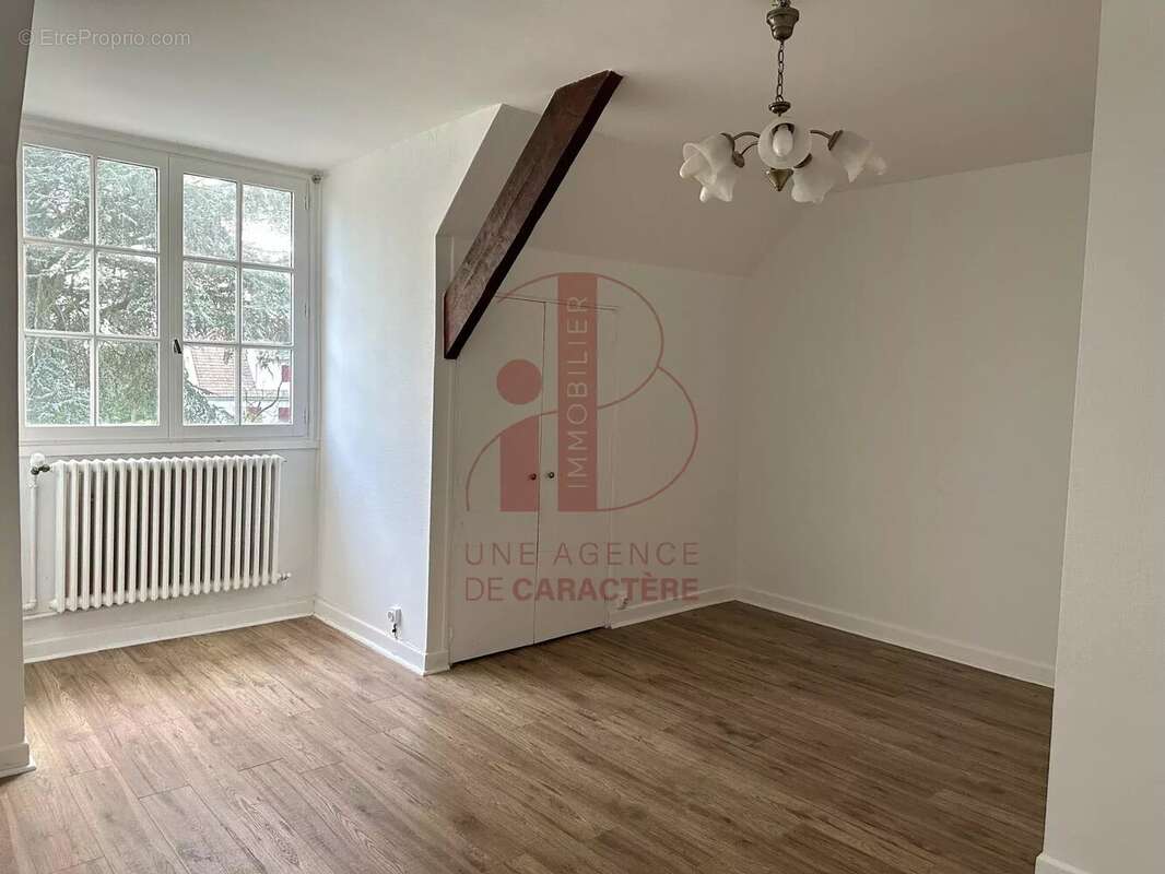 Maison à SAINT-MARTIN-EN-BIERE