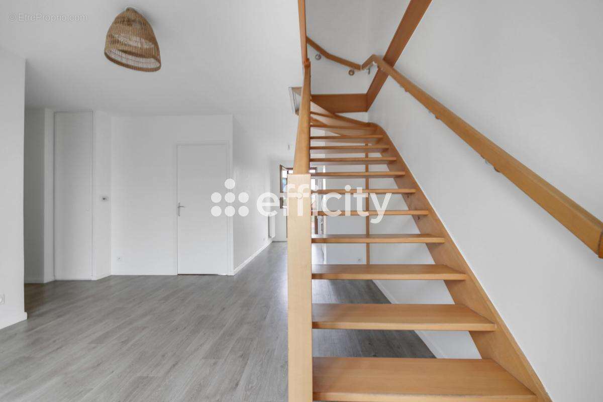 Appartement à AUBERVILLIERS