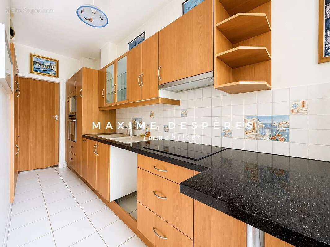 Appartement à NEUILLY-SUR-SEINE