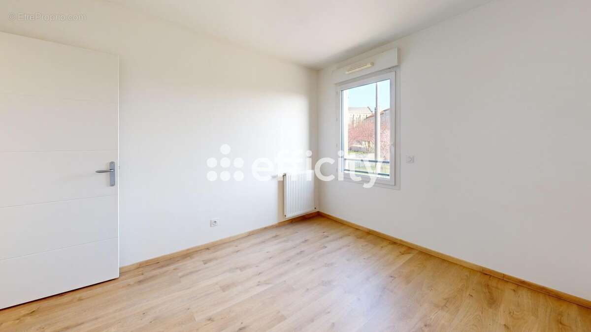 Appartement à SAINT-GENIS-LAVAL