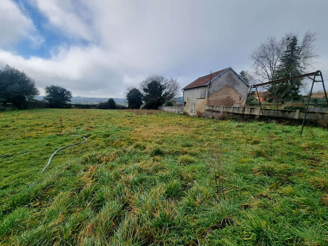 Photo 9 - Parking à UXEAU