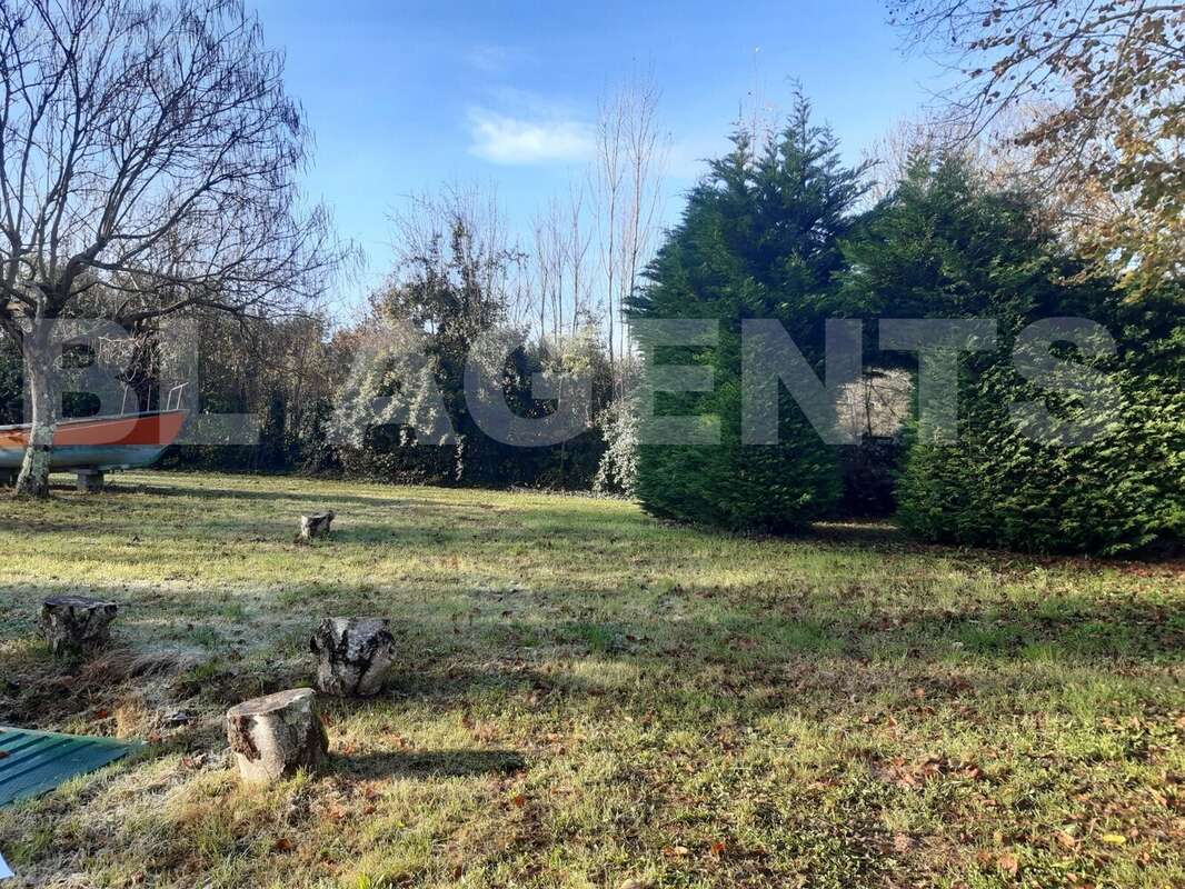 maison bourg jardin bis MR BOURIE - Maison à BOURG