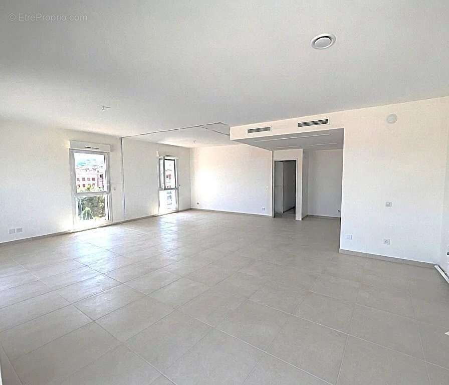 Splendide T4 Dernier Etage Terrasse 40 m² vue mer imprenable - photo 3