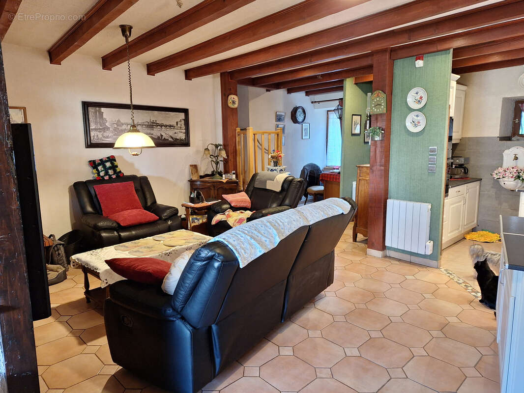 Maison à ANTUGNAC