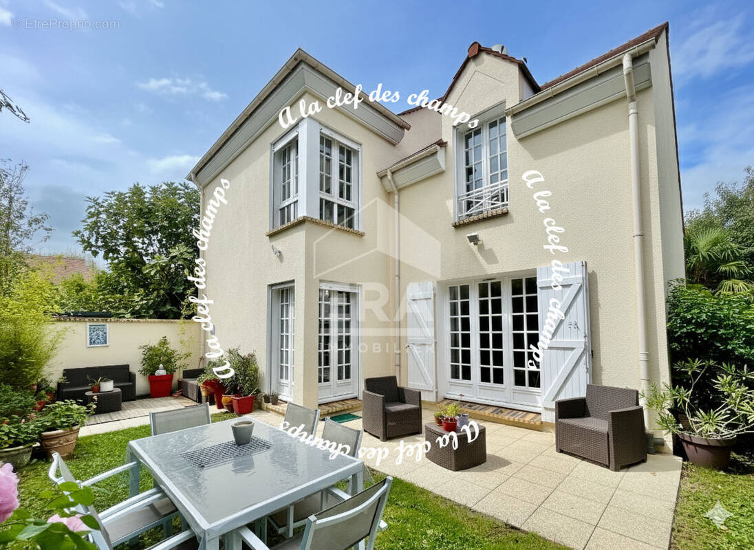 Maison à SAINT-REMY-LES-CHEVREUSE