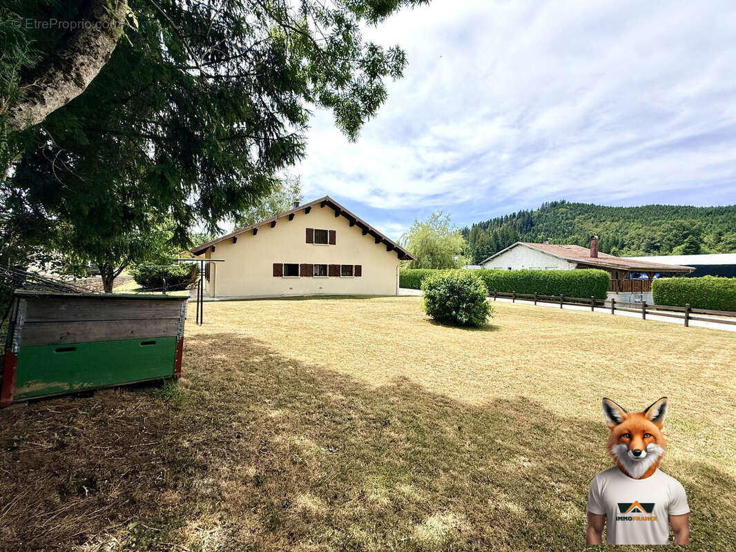 Maison 142 m² à Orchamps-Vennes  - photo 3