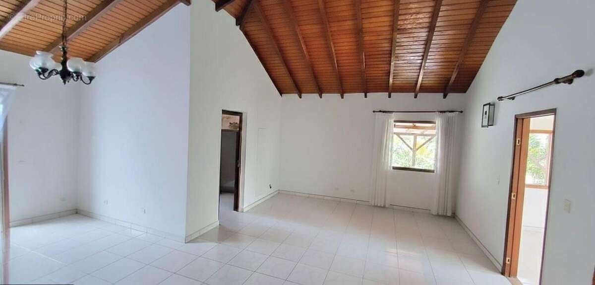 Maison à SAINTE-ROSE