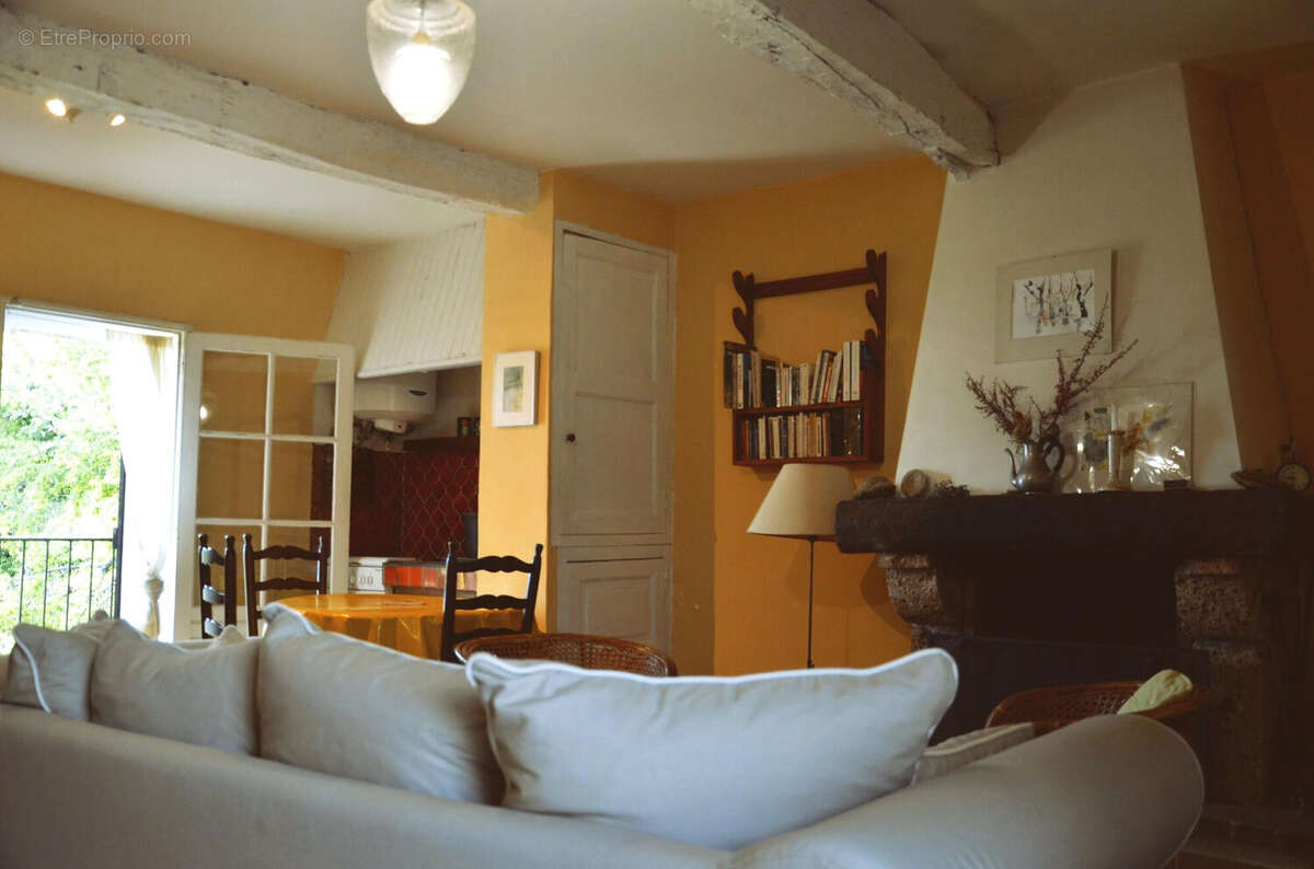 séjour - Maison à TOURTOUR
