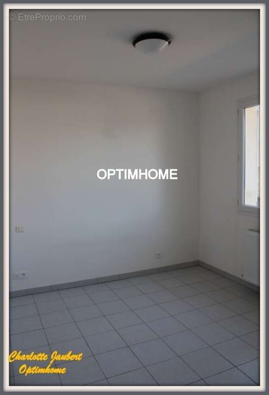 Maison à MONTMOREAU-SAINT-CYBARD