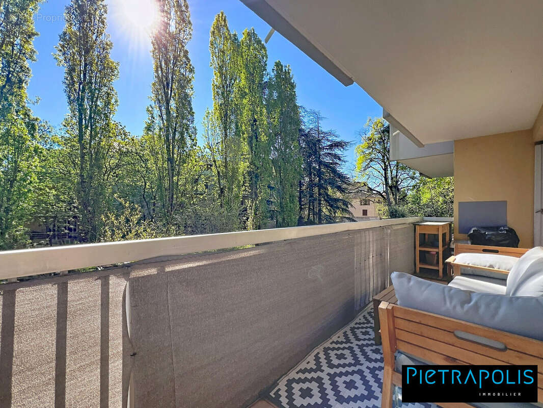 Appartement à SAINT-GENIS-LAVAL