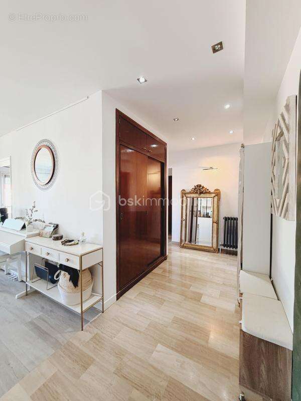 Coup de cœur Rare à la vente au Mourillon – Élégant T3 de 105 m² avec grande terrasse -  cave et garage - photo 12