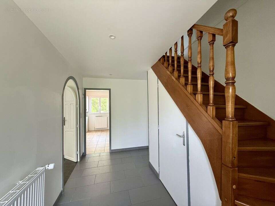 Maison à MONTIGNY-LENCOUP